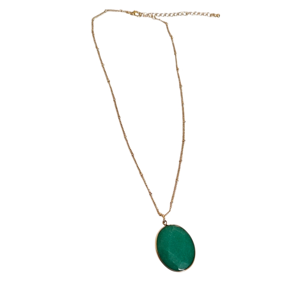 NWT - Faceted Green Pendant Necklace